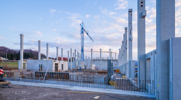Baufortschritt Liebherr Zentrale in Puch/Urstein